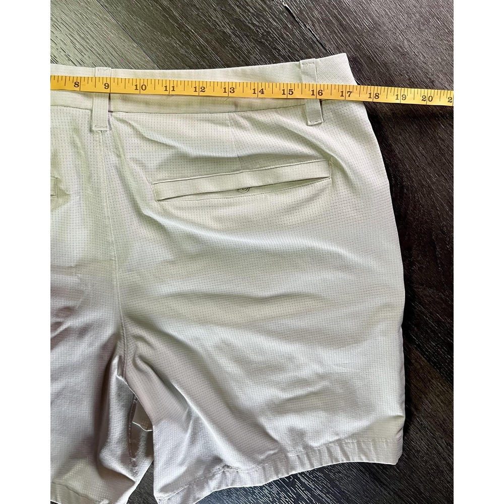 Lululemon Shorts Mens 34 Beige Check Chino Microfiber Stretch Casual Pockets - Picture 6 of 7